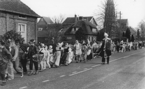 F5320 Kinderaftocht carnaval Kranenburg 1960